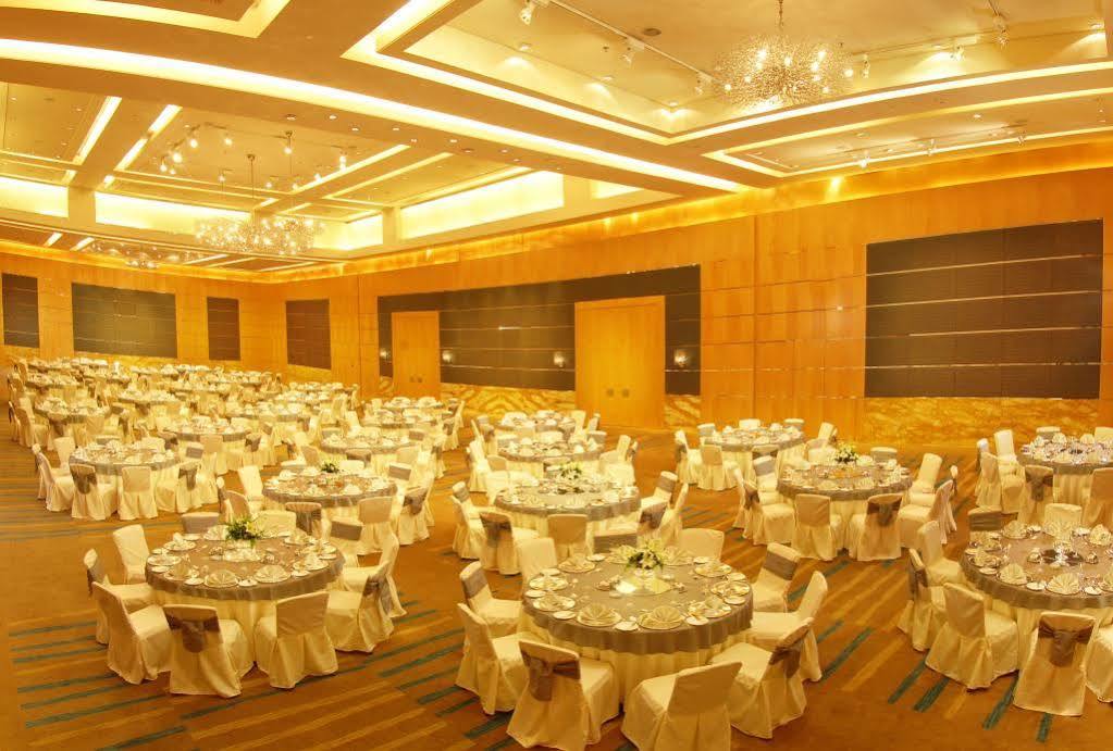 Marina Hotel Kuwait Salmiya Exterior foto